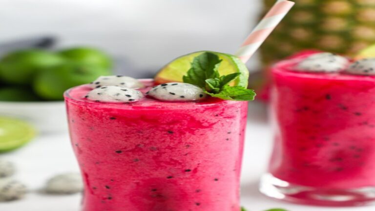 Dragon Fruit Smoothie: घर पर बेहद आसान तरीके से बनाएं ड्रैगन फ्रूट स्मूदी, सिर्फ 5 मिनट में होगा तैयार पढ़ें आसान रेसिपी