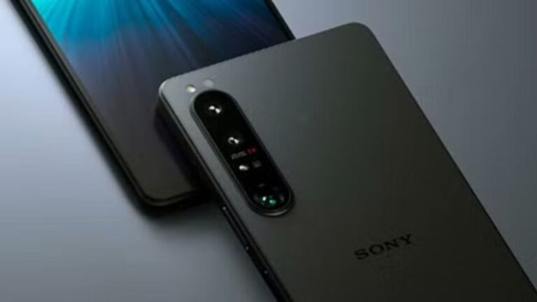 Sony Xperia 1V:  सोनी का ये फोन स्पेसिफिकेशंस में हर तरफ उठा रहा है धूआं, कैमरा है लाजबाव, पढ़ें डिटेल