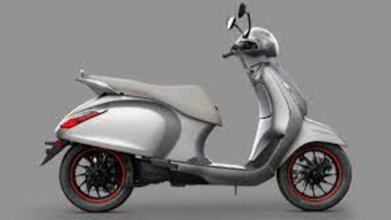 Bajaj Scooter: बिना पेट्रोल के सरपट दोड़ेगा बजाज का ये स्कूटर, चार्ज करने का भी होगा झंझट खत्म, देखें डिटेल