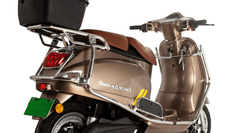 Komaki Venice : जबरदस्त फीचर्स से लैस है कोमाकी का ये स्कूटर, कम कीमत में मिलती है शानदार रेंज