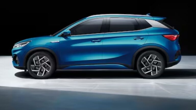 BYD Atto-3: धाकड़ इंजन और जबरदस्त लुक के साथ मार्केट में धुंआ उठा रही है ये शानदार SUV, कम कीमत में मिल रही BMW वाली फीलिंग