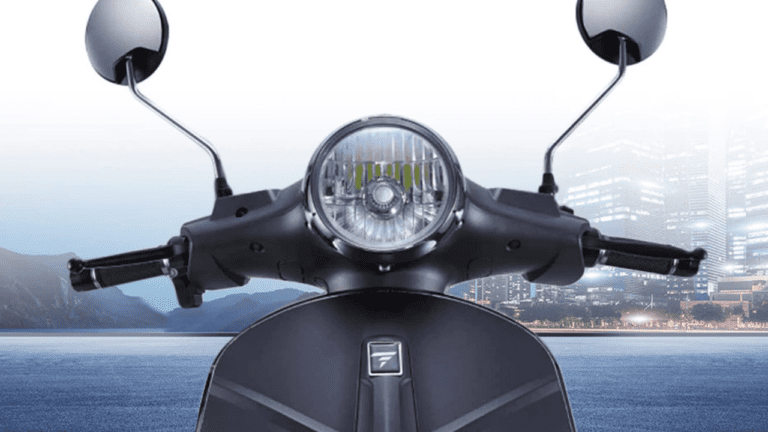 Pure EV ePluto 7G Pro : 150KM रेंज के साथ मार्केट में बवाल मचाने आ गया नया प्योर ईवी स्कूटर, जानें फीचर्स और इंजन का डिटेल