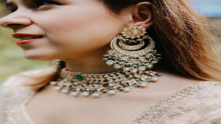 Earings For Mother: मदर्स डे पर मां को दें ये खुबसूरत इयरिंग्स, देखें शानदार कलेक्शन