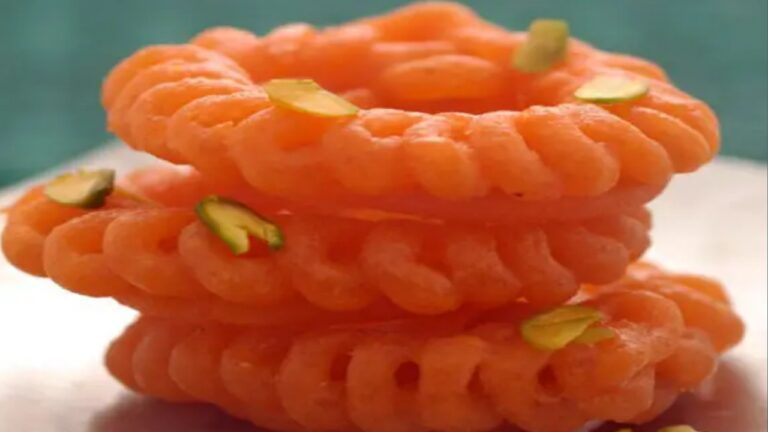 Imarti Recipe: घर पर इस तरीके से बनाएं  हलवाई जैसी लजीज  इमरती, मिनटों में होगी तैयार