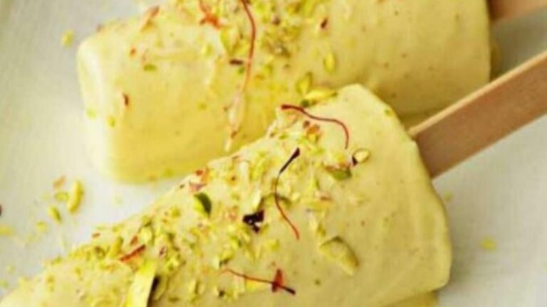 Keshar Pista Kulfi: गर्मियों से राहत दिलाएगा केसर पिस्ता वाली कुल्फी , जानें घर पर बनाने की बेहद आसान विधि