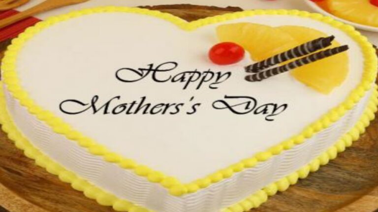 Mother’s Day Heartshape Cake: मदर्स डे पर अपने मां को स्पेशल फील कराएं दिल की शेप वाले केक से, पढ़ें रेसिपी