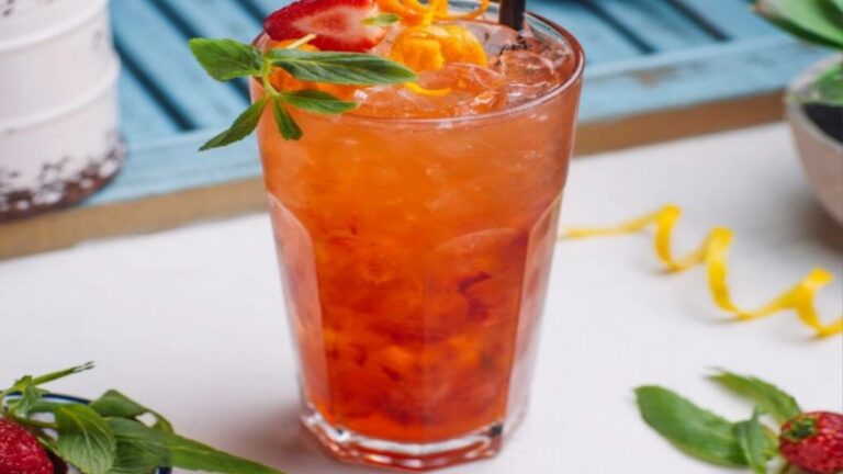 Berry Orange Soda recipe: झुलसती गर्मियों से राहत दिलाएगा ये समर ड्रिंक, मिनटों में बनकर होगा तैयार