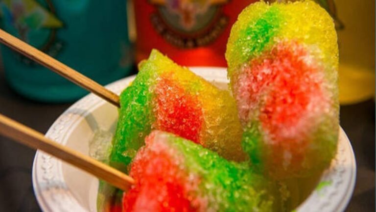 Gola Chuski Recipe: चिलचिलाती गर्मियों में बच्चों के लिए बनाएं ऑरेंज बर्फ गोला चुस्की, पढ़ें आसान रेसिपी