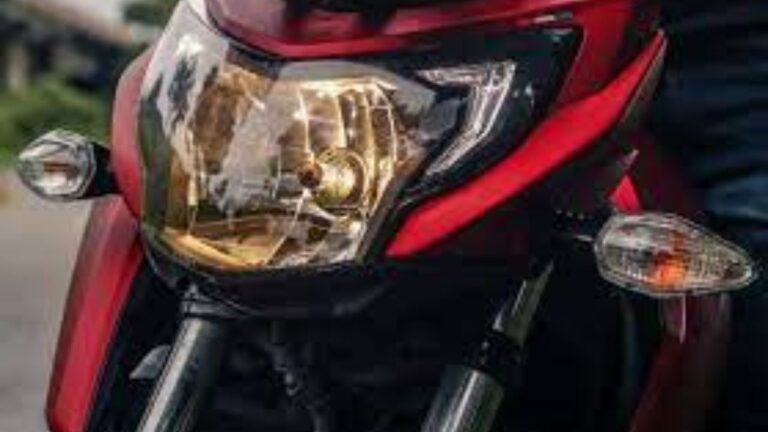 हमेशा ऑन क्यों रहती है बाइक्स की Headlight, समझें इसके पीछे छिपा कंपनियों का पूरा खेल