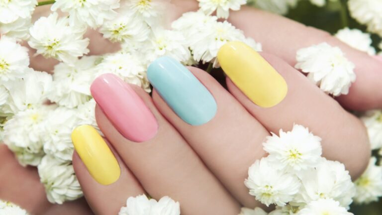 Nail Art For Yellow Dress:यैलो आउटफिट्स के साथ बेहतरीन लगते हैं ये नेल आर्ट, जरूर ट्राई करें