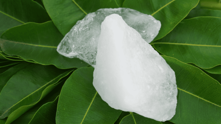 Alum Benefits : इन समस्याओं के लिए रामबाण इलाज है  ये चमत्कारी फिटकरी, जानें उपयोग करने का सही तरीका