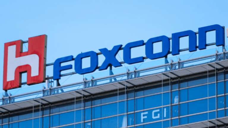 अरे ये क्या…iPhone के बाद अब इलेक्ट्रिक कार भी बनाएगी Foxconn, जानें कंपनी का न्यू प्लान