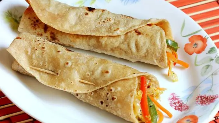 Healthy food Recipe : रात की बची हुई रोटी से बनाएं ये टेस्टी क्रंची Veg Wrap, लाजवाब स्वाद मन को कर देगा प्रसन्न