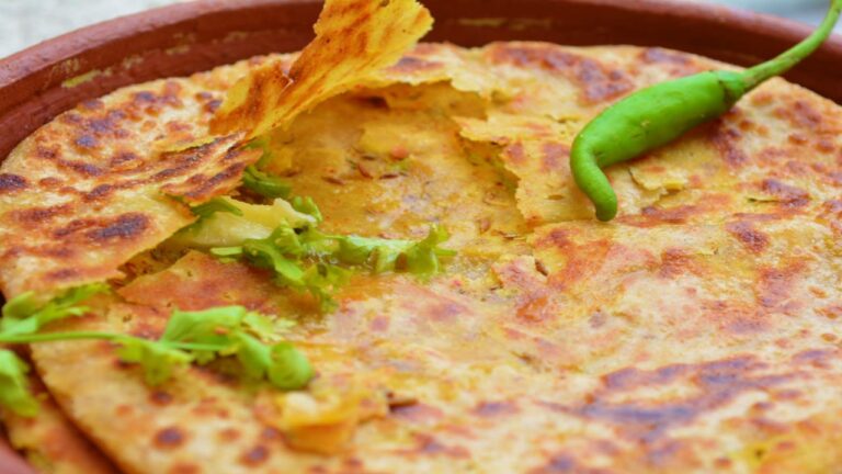 Masala Paratha: नाश्ते में झटपट बनाएं बेहद स्वादिष्ट मसाला पराठा, ऐसे होगा मिनटों में तैयार