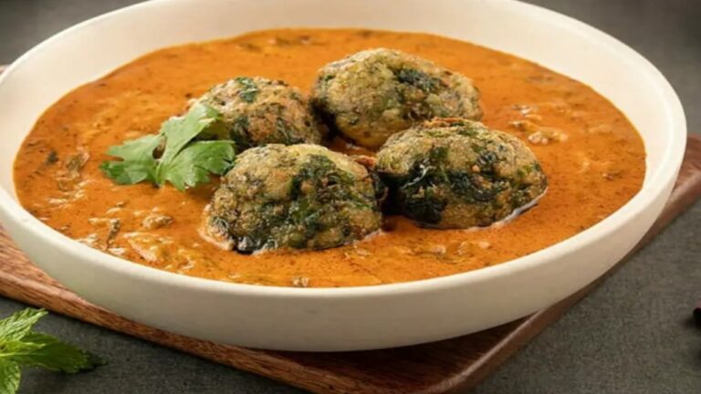 Palak Paneer Kofta Recipe:मिनटों में बनाएं टेस्टी और डिलिशियस पालक पनीर कोफ्ता, खाकर आ जाएगा मजा