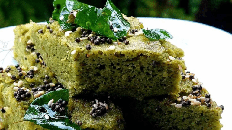 Sprouts Dhokla Recipe : सिंपल खाना खाकर हो गए हैं बोर तो ट्राई करें ये टेस्टी स्प्राउट्स ढोकला, मन हो जायेगा प्रसन्न