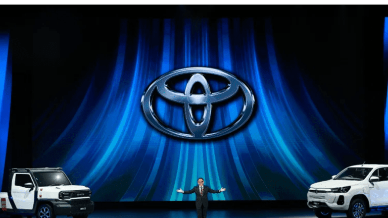 1200km की रेंज के साथ ग्राहकों का दिल जीतने आ रही है Toyota Electric Car, ‘बाप रे बाप’ मात्र 10 मिनट में होगी फुल चार्ज