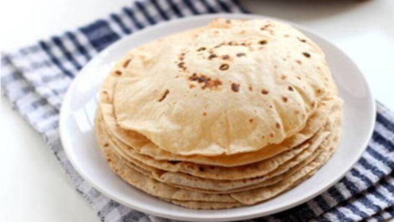 Cooking Tips: क्या आपकी रोटी भी बन जाती है पापड़ तो आजमाएं ये तरीका बनेगी नरम और फूली