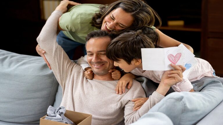 Gifts for Father’s Day:फादर्स डे पर अपने सुपरहीरो को इन गिफ्ट्स से करें सरप्राइज,बढ़ जाएगा आपस में प्‍यार