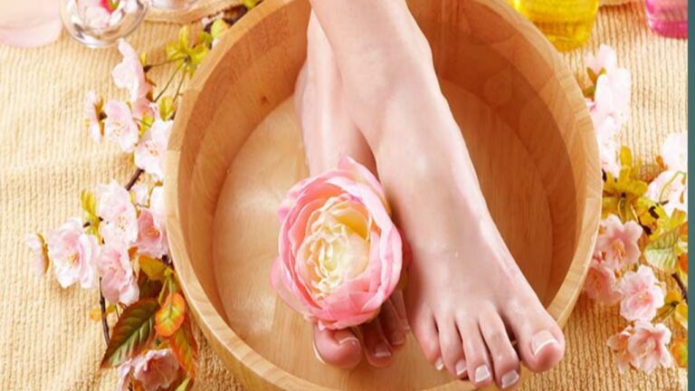 Feet Cleaning Tips: गर्मियों में आपके पैर पड़ गए हैं काले, तो इस घरेलू नुस्खे को जरूर करें ट्राई, तुरंत हो जाएंगे एकदम चकाचक