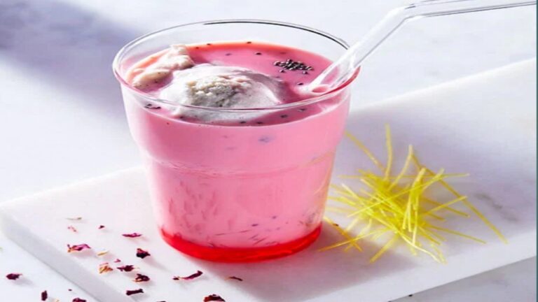 Summer Drink: गर्मियों में घर पर झटपट तैयार करें दही रूह अफजा, पढ़ें बनाने की आसान विधि