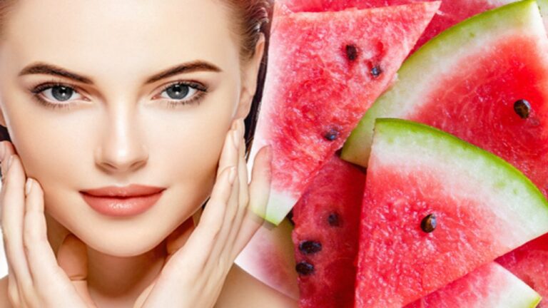 Watermelon Facepack Benefits : गर्मियों में पलक झपकते ही मिलेगी चमकती त्वचा, पढ़ें तरबूज़ फेस पैक के जबरदस्त फायदे