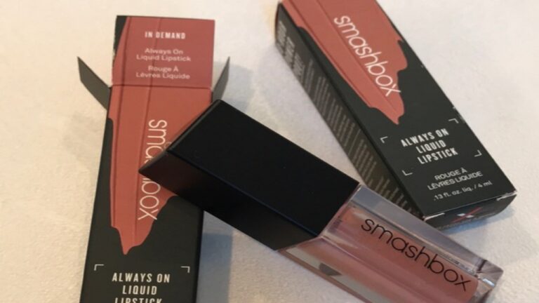 Best waterproof lipstick: अब पानी से नहीं पड़ेगा आपके लुक पर असर, आज ही इस्तेमाल करें ये वाटरप्रूफ लिपस्टिक शेड्स