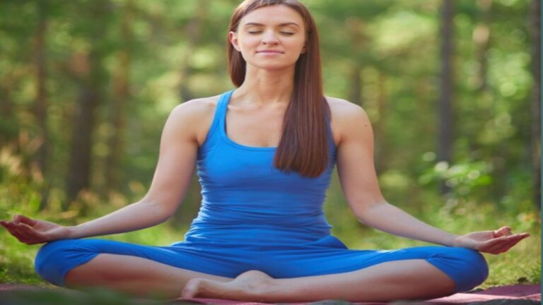 Yoga For Stomach Pain: पेट की समस्या से निजात दिलाता है ये योगासन, रोजाना करने से जल्द मिलेगा आराम