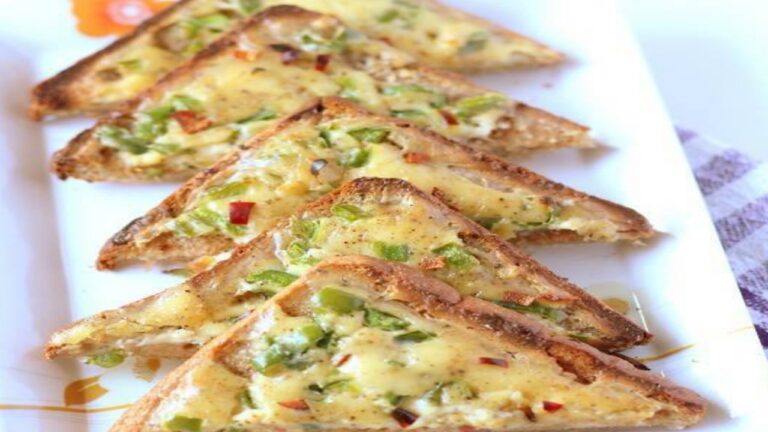 Chilli Cheese Toast Recipe : सिर्फ 5 मिनट में घर पर बनाएं चिल्ली चीज़ टोस्ट, पढ़ें क्विक रेसिपी
