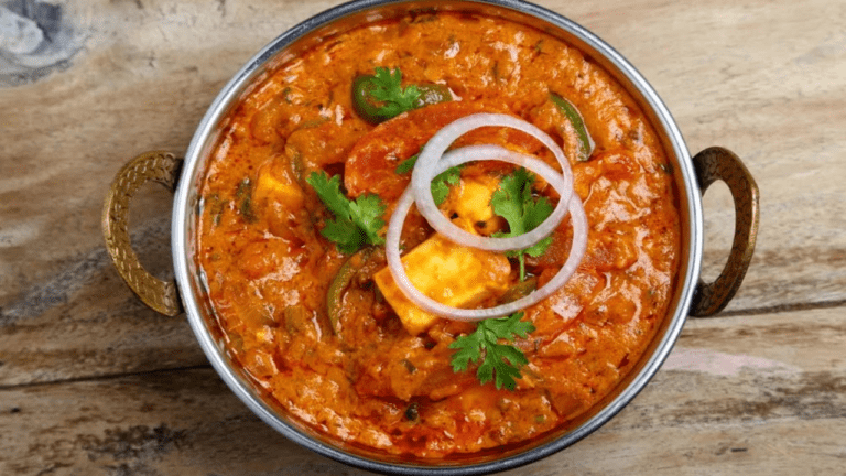 Shahi Paneer Recipe : घर पर बनाएं रेस्टोरेंट जैसा टेस्टी शाही पनीर, खाकर मन हो जायेगा हैप्पी