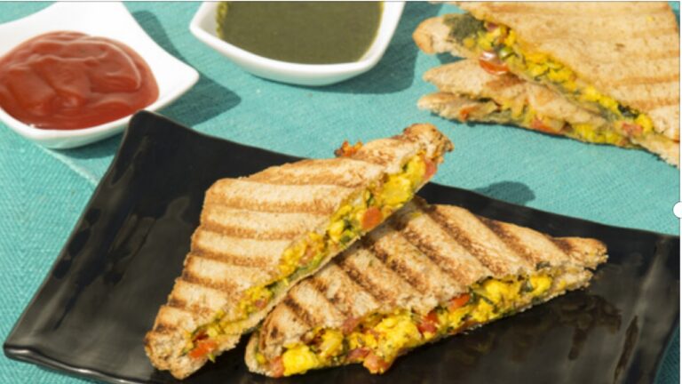 Tandoori Paneer Sandwich: सिर्फ 5 मिनट में घर पर झटपट तैयार करें तंदूरी पनीर सैंडविच, पढ़ें आसान रेसिपी