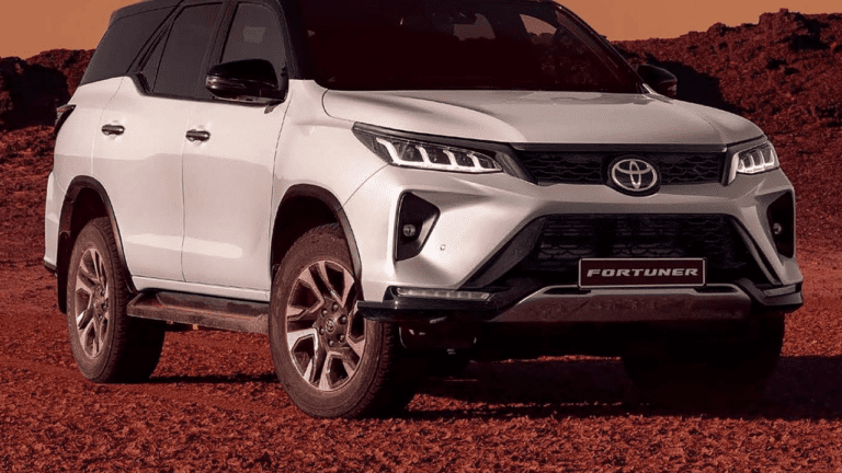 मार्केट में भौकाल मचाने आई Toyota Fortuner, जबरदस्त फीचर्स देख MG Gloster का छूटा पसीना