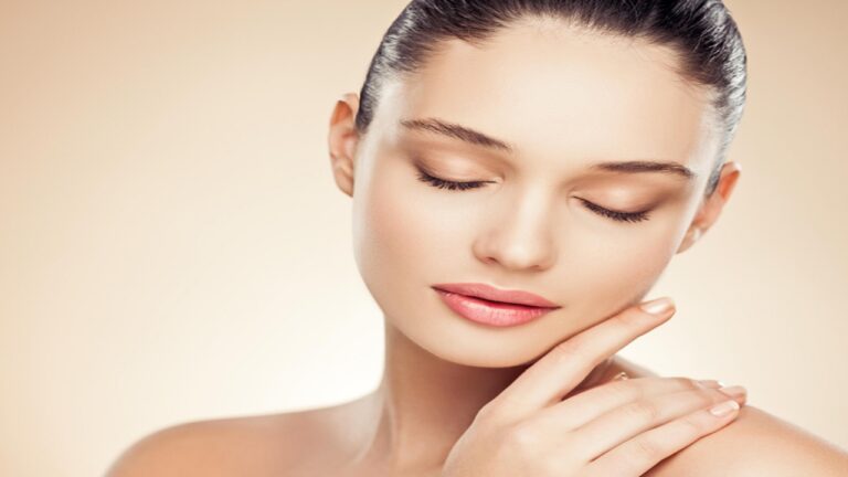 Basic Skin Routine:लंबे समय तक जवां दिखने के लिए,सुबह उठने के बाद करें ये काम