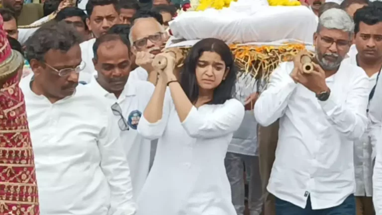 Nitin Desai Daughter Mansi: नितिन देसाई के निधन से हिला पूरा बॉलीवुड, बेटी मानसी ने लगाई इंसाफ की गुहार