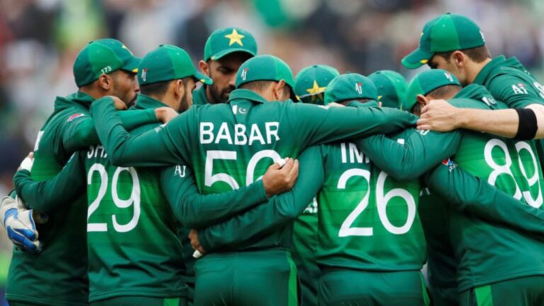 टीम के लिए ठोके 51 शतक अब छोड़ना पड़ रहा है देश,पढ़ें पाकिस्तान के इस खिलाड़ी की अजब कहानी
