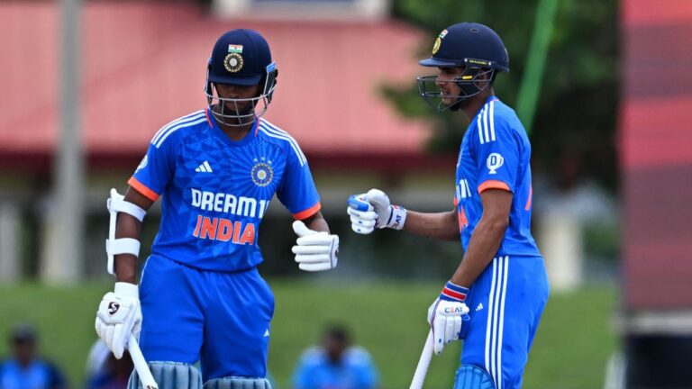 IND vs WI: एक मैच में रंग दिखाने के बाद बेरंग दिखी टीम इंडिया की सलामी जोड़ी, कर दी बड़ी गलती