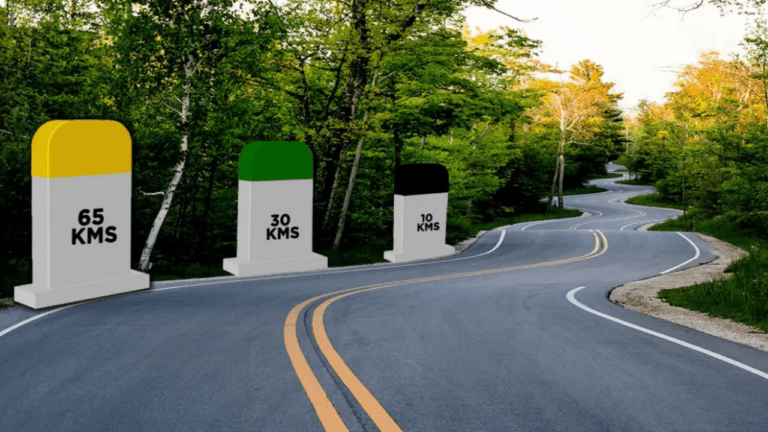 सड़क के किनारे लगे Milestones पत्थर का रंग क्यों होता है काला, पीला और हरा, समझें यहां