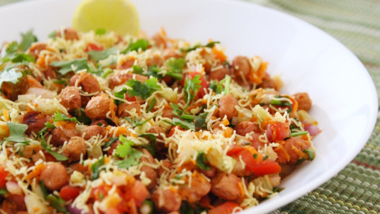 Peanut Bhel Recipe: घर पर झटपट में बनाएं चटपटे स्वाद से भरपूर पीनट भेल, खाकर मन हो जायेगा खुश