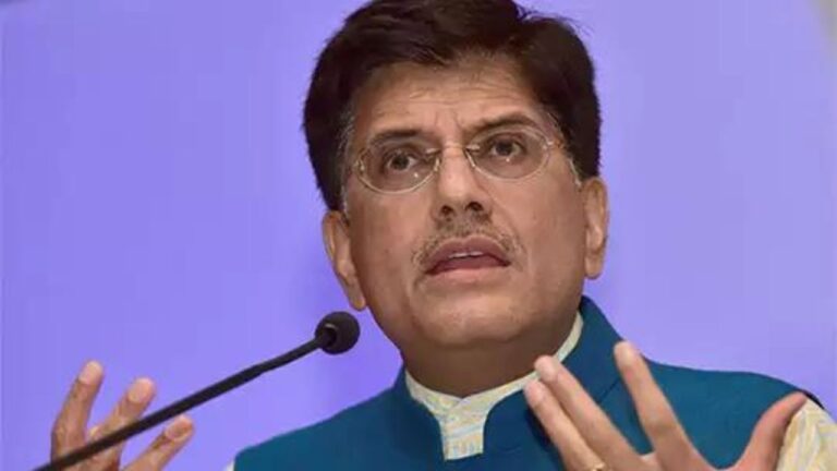 Laptop आयत बंद करने पर केंद्रीय मंत्री का दावा-निजी जानकारी ना हों लीक,इसी कारण किया ये फैसला