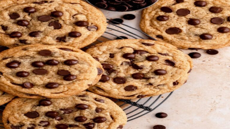 Choco Chips Cookies Recipe: घर पर बहुत कम समय में बच्चों के लिए झटपट बनाएं चॉकलेट चिप कुकी, पढ़ें रेसिपी