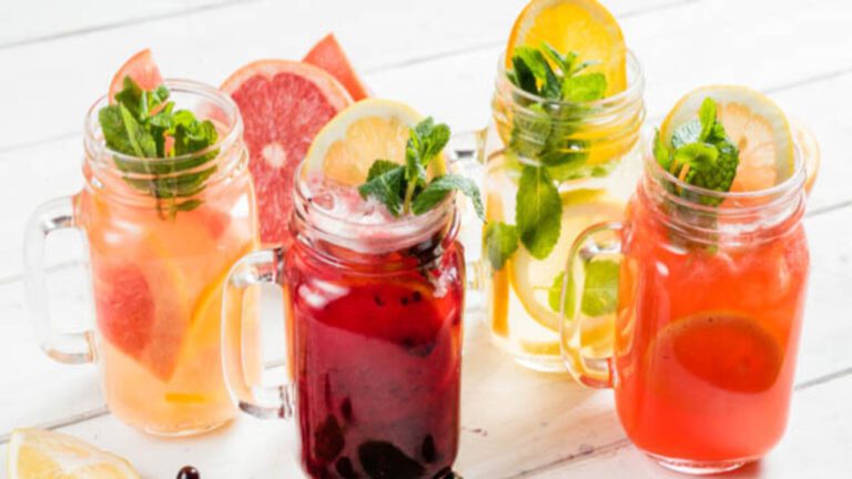 Summer Drinks: गर्मियों में भी रहेंगे रिफ्रेश, ट्राई करें ये ड्रिंक्स मिलेगी भरपूर एनर्जी