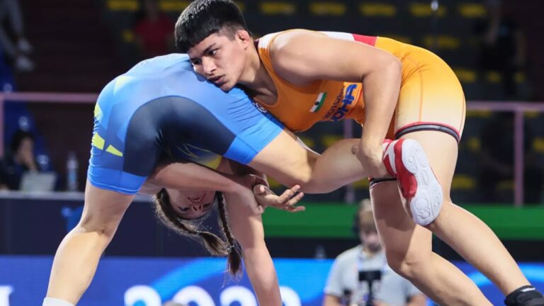 Women Wrestler: भारत की इस महिला पहलवान ने रचा इतिहास, बाजुओं की ताकत से विरोधी को किया पस्त