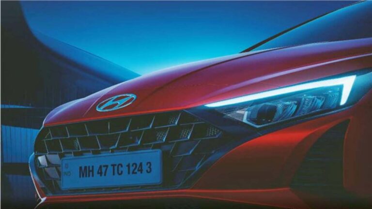 Hyundai i20 facelift: मारुति बलेनो को धूल चटाने आ रही नई हुंडई i20, जानें कब होगी लॉन्च