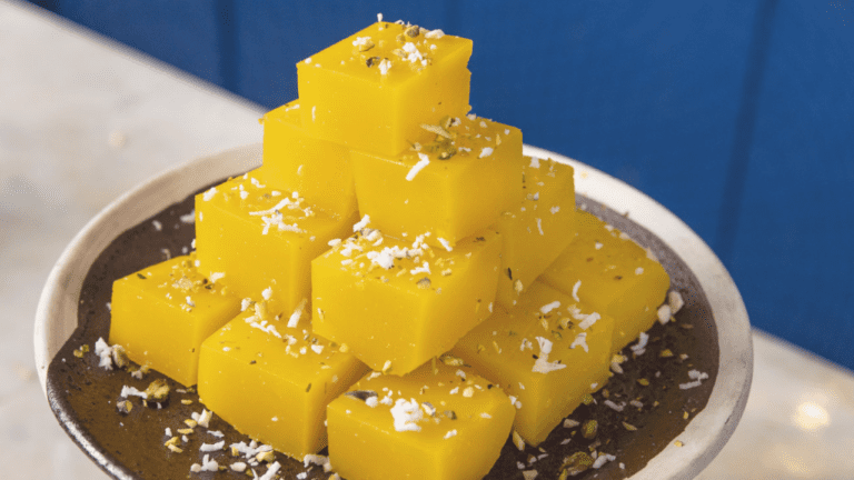 Pineapple Barfi : झटपट में घर पर बनाएं दुकान जैसा पाइनएप्पल बर्फी, ये रही रेसिपी