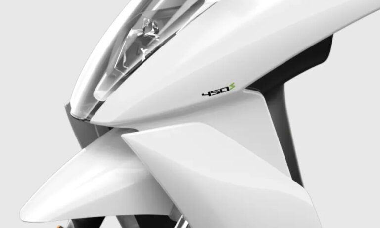 1.27 लाख वाले इस ईवी स्कूटर में 72 हजार तक की छूट, जानें फुल डिटेल