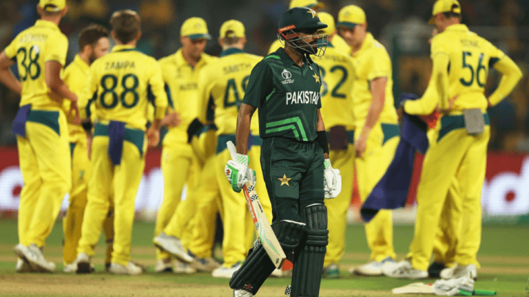World Cup 2023 AUS vs PAK: Babar Azam के फॉर्म से परेशान टीम, विश्वकप का स्कोर देख सिर पकड़ लेंगे पाकिस्तानी