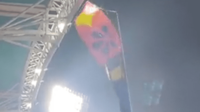 World Cup 2023: मैच के दौरान आया तूफान, बाल-बाल बचे दर्शक, देखें पूरा वीडियो