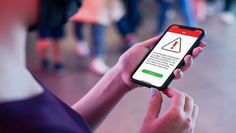 गैलरी फोटो से लेकर कॉन्टेक्ट तक सब गायब कर रहा ये App, झटपट फोन से कर दें डिलीट