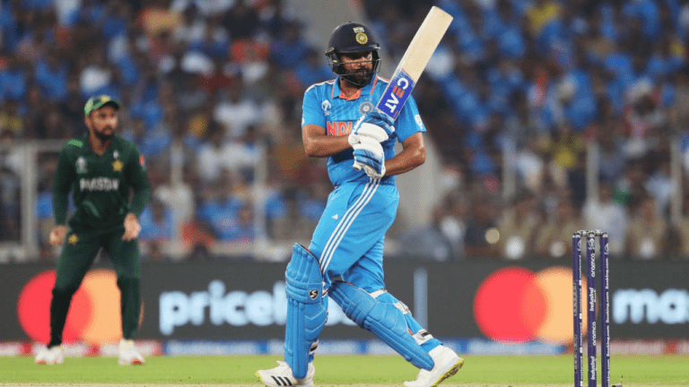 World Cup 2023 IND vs PAK: रोहित ने खेली आक्रमक पारी, पाकिस्तानियों की बोलती हुई बंद