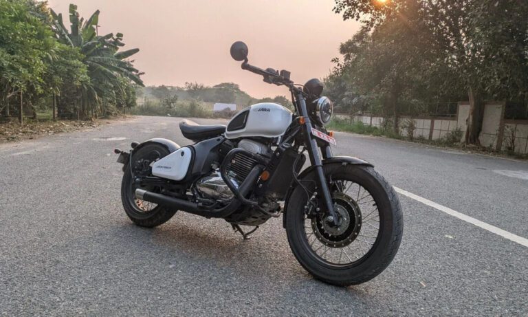 <strong>महज 13 </strong><strong>सेकंड में पकड़ती है स्पीड, यह बाइक है </strong>Royal Enfield की ‘सौतन’ <strong></strong>
